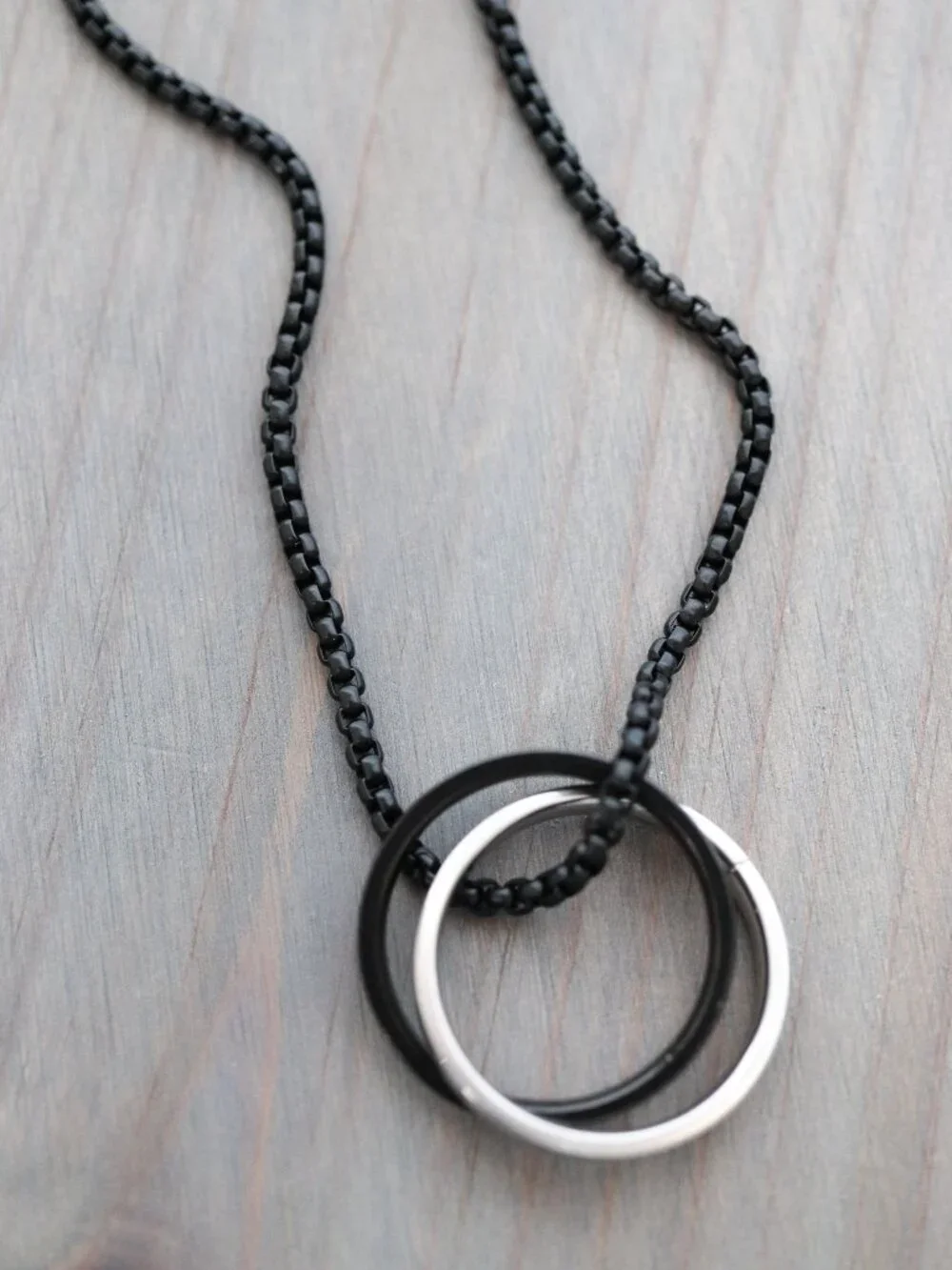 JA Jewelry interlocking black